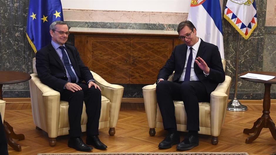 Што не поведе тог НАТО убицу данас са собом па да заједно откријете споменик Тибору? Што не поведе тог НАТО убицу данас са собом па да заједно откријете споменик Тибору?
