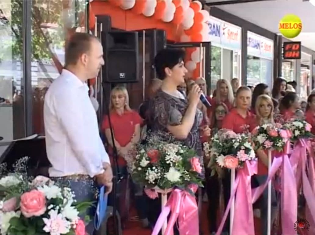 КРАЉЕВО: Хит на друштвеним мрежама! СНС функционери свечано отварају кинеску радњу! (видео) КРАЉЕВО: Хит на друштвеним мрежама! СНС функционери свечано отварају кинеску радњу! (видео)