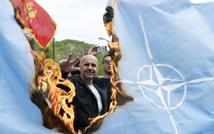Монтенегро: Кривичним закоником предвиђено да се јавно изругивање НАТО кажњава са 10.000 евра Монтенегро: Кривичним закоником предвиђено да се јавно изругивање НАТО кажњава са 10.000 евра
