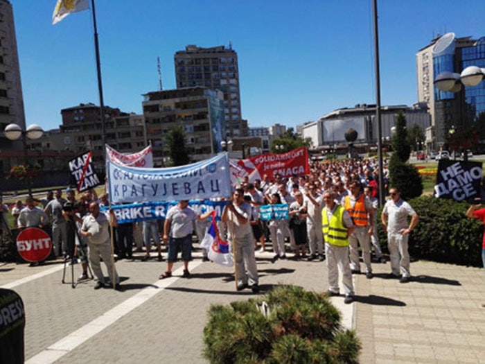 Питају те килави и неспособни издајниче радници ФИАТ-а да ли стране компаније могу да буду јаче од државе и закона?