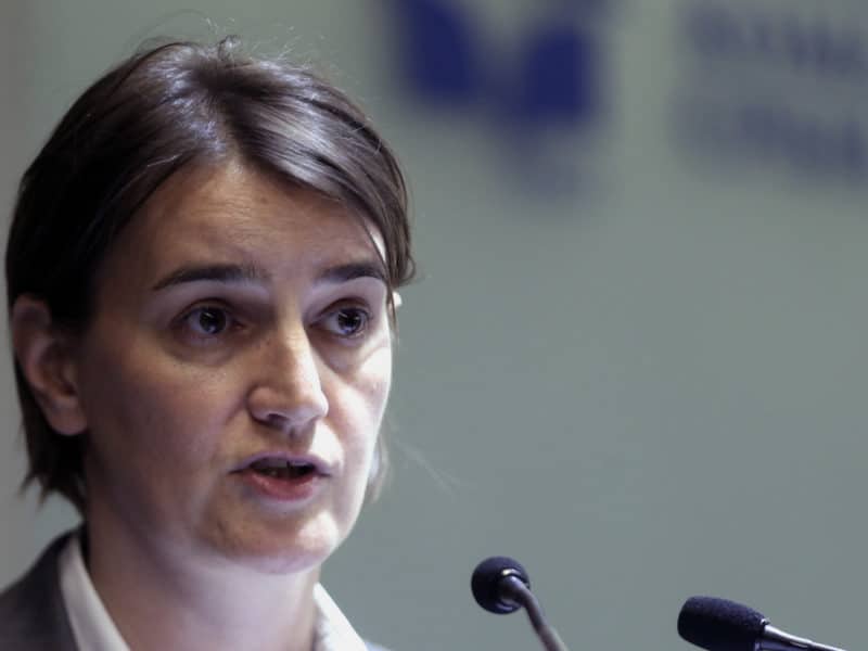 Нама је тешко, а не радницима Нама је тешко, а не радницима