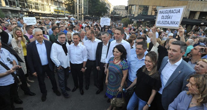 Ништа од једног фронта против Вучића Ништа од једног фронта против Вучића