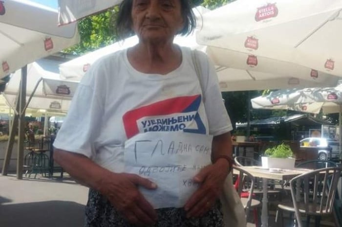 СРБИЈА У ЈЕДНОЈ ФОТОГРАФИЈИ! Гласала за СНС па добила мајицу, а пише да је гладна! СРБИЈА У ЈЕДНОЈ ФОТОГРАФИЈИ! Гласала за СНС па добила мајицу, а пише да је гладна!