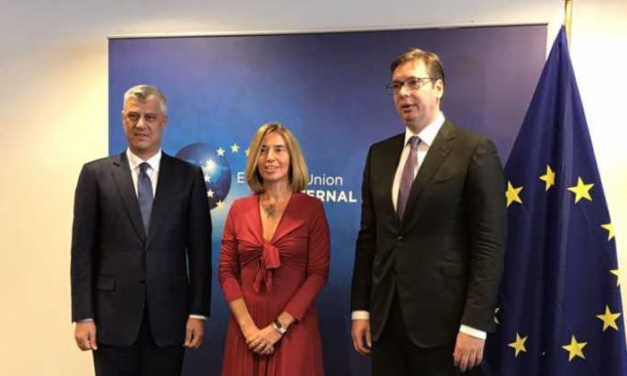 Овај малоумник ће дефинитивно да нас заједно са ЕУ и шиптарима уништи Овај малоумник ће дефинитивно да нас заједно са ЕУ и шиптарима уништи