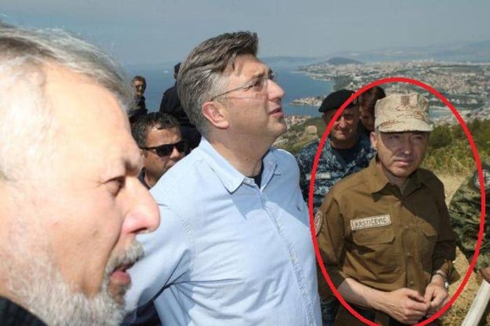 Хрватска облачи своју војску као и у време НДХ и усташа (фото) Хрватска облачи своју војску као и у време НДХ и усташа (фото)