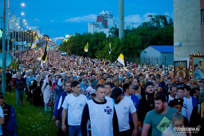 У Царској литији у Јекатеринбургу учествовало више од 60 хиљада људи У Царској литији у Јекатеринбургу учествовало више од 60 хиљада људи
