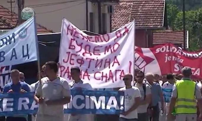 Србија се умирити не може: 3.000 радника у штрајку, не помажу више ни лажна обећања (видео) Србија се умирити не може: 3.000 радника у штрајку, не помажу више ни лажна обећања (видео)