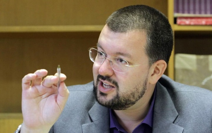 Од када влада Вучић испливала су сва говна и плутају по површини српске канализације