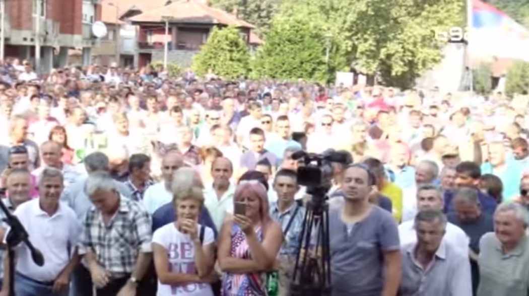 Протест малинара због неиспуњених обећања (видео) Протест малинара због неиспуњених обећања (видео)