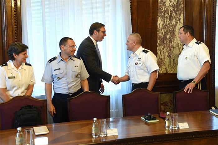 Амерички генерали код Вучића у оквиру „курса упознавања стратегијског окружења“ Амерички генерали код Вучића у оквиру „курса упознавања стратегијског окружења“