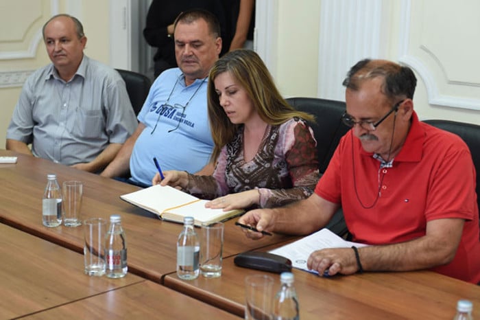 Договор у "Гоши" пропао, радници и даље у штрајку Договор у "Гоши" пропао, радници и даље у штрајку