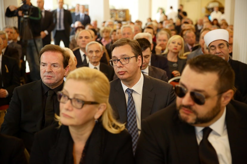 Вучић рекетира Карића Вучић рекетира Карића