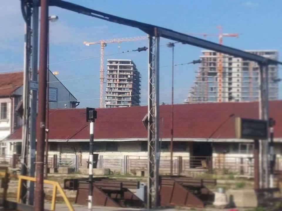 АКЦИЈА! Будите кум Вучићевом кривом торњу у Београду на води АКЦИЈА! Будите кум Вучићевом кривом торњу у Београду на води