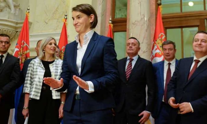„Породица Брнабић“ тражи вилу од 1.000 квадрата на Дедињу, наравно на рачун грађана Србије… „Породица Брнабић“ тражи вилу од 1.000 квадрата на Дедињу, наравно на рачун грађана Србије…