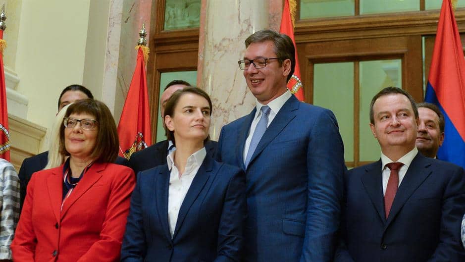 Вучићу, Брнабић и остала ВЕЛЕИЗДАЈНИЧКА БАНДО - за колико сте нас продали? Вучићу, Брнабић и остала ВЕЛЕИЗДАЈНИЧКА БАНДО - за колико сте нас продали?