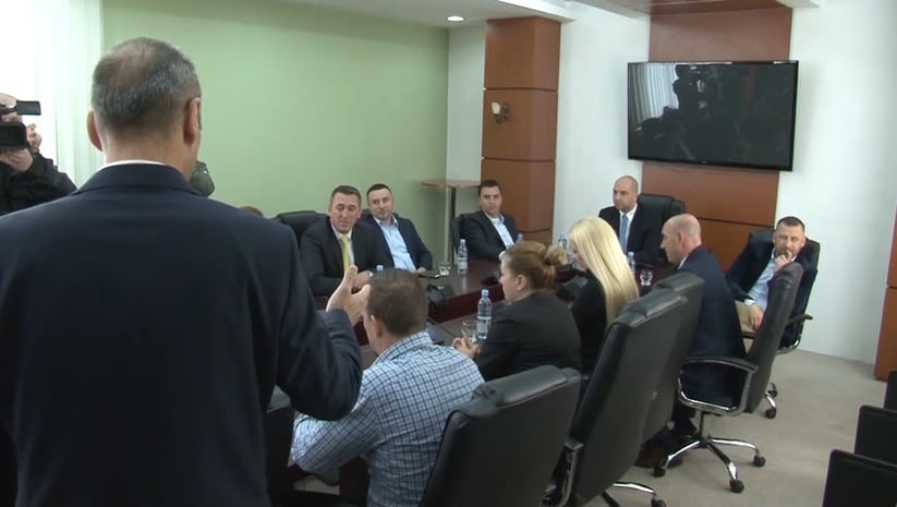 ГОВНА ВЕЛЕИЗДАЈНИЧКА, Вучића и вас све у пакету чека робија! ГОВНА ВЕЛЕИЗДАЈНИЧКА, Вучића и вас све у пакету чека робија!