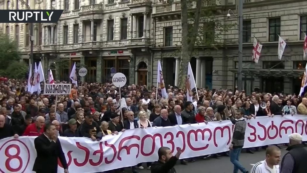 Грузија: У Тбилисију марш за нормализацију односа са Русијом (видео) Грузија: У Тбилисију марш за нормализацију односа са Русијом (видео)