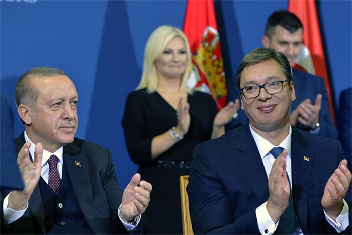 А од харема нема ништа? Само то парно ДАЈГУЗ купатило за локалну и турску елиту? А од харема нема ништа? Само то парно ДАЈГУЗ купатило за локалну и турску елиту?