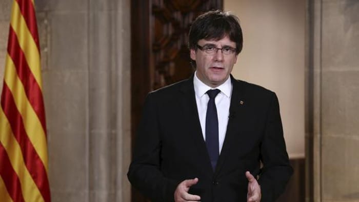 Пуџдемон прогласио Каталонију независном и позвао на одговорност читав свијет (видео) Пуџдемон прогласио Каталонију независном и позвао на одговорност читав свијет (видео)