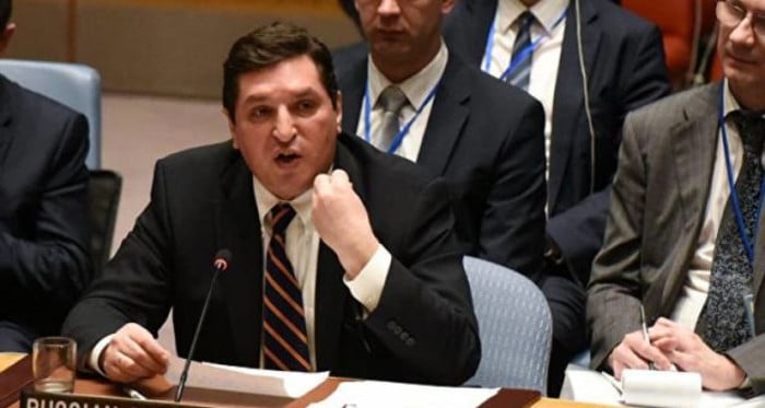 Рус Сафронков у УН домаћински напушио фашисту Инцка Рус Сафронков у УН домаћински напушио фашисту Инцка