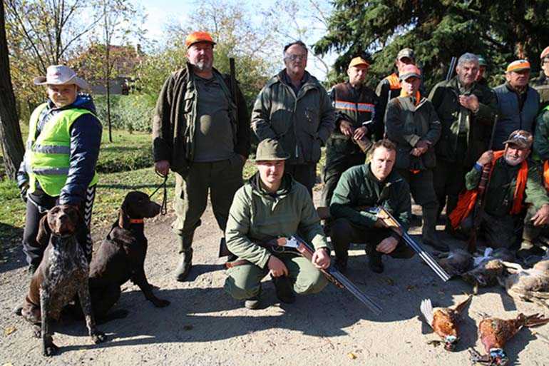 БАНАТ У ЧУДУ: Ловац одстрелио ретку животињу, ловци кажу да се овако нешто не памти БАНАТ У ЧУДУ: Ловац одстрелио ретку животињу, ловци кажу да се овако нешто не памти
