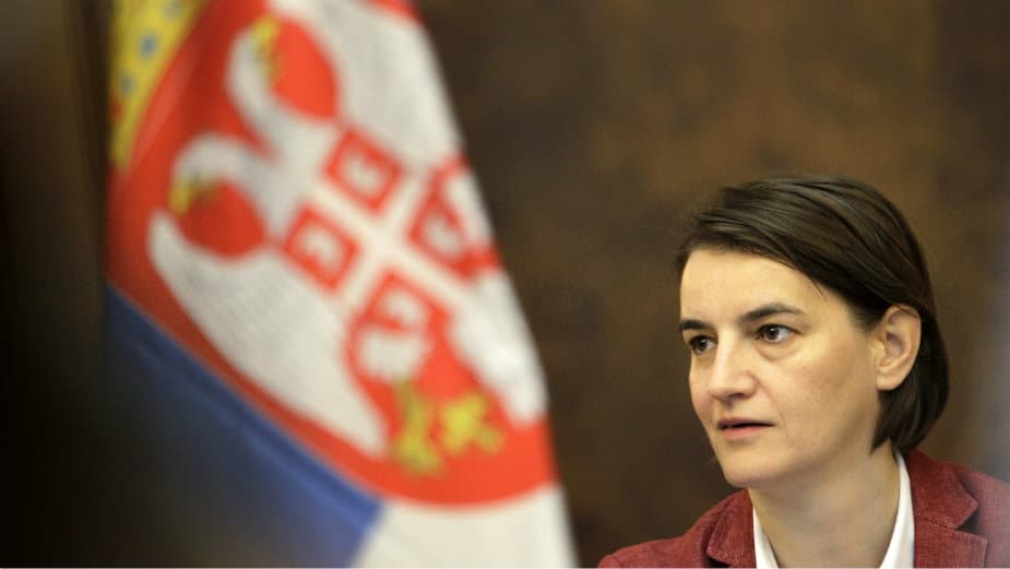 Мутава, толико си неспособна да не знаш ни да слажеш као човек! Мутава, толико си неспособна да не знаш ни да слажеш као човек!