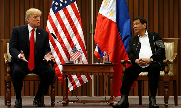 Трамп на Филипинима показао да му нимало не смета Дутертеов отворени лов на нарко-дилере Трамп на Филипинима показао да му нимало не смета Дутертеов отворени лов на нарко-дилере