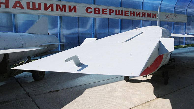 Русија без губљења живаца прави ракете које ће разјебати све које буде требало разјебати... Русија без губљења живаца прави ракете које ће разјебати све које буде требало разјебати...