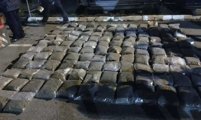 Полиција запленила 80 кг марихуане код Владичиног Хана Полиција запленила 80 кг марихуане код Владичиног Хана