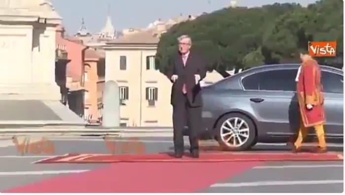 ОП,ОП,ОП... Јункер поново мртав пијан бламирао ЕУ (видео) ОП,ОП,ОП... Јункер поново мртав пијан бламирао ЕУ (видео)