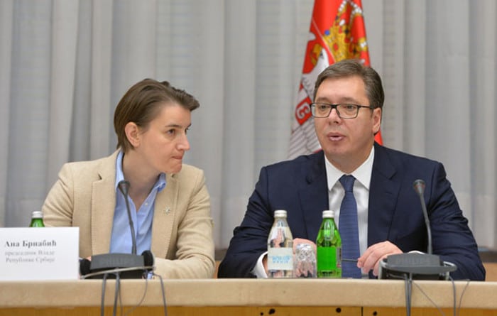 Усрао си се ВЕЛЕИЗДАЈНИЧЕ од страха па мислиш да ће мрвице безбедњацима да ти помогну Усрао си се ВЕЛЕИЗДАЈНИЧЕ од страха па мислиш да ће мрвице безбедњацима да ти помогну