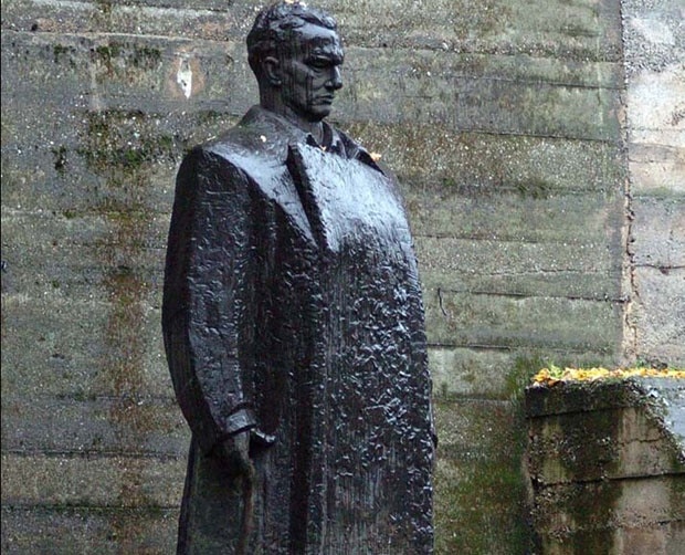 Немојте овога скота и убицу Срба да враћате на трг, бранићемо се...