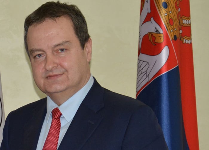Нећеш ни ти Дачићу нити било ко други да води било какав дијалог!