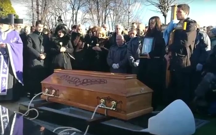 Сахрањен Оливер Ивановић (фото, видео) Сахрањен Оливер Ивановић (фото, видео)