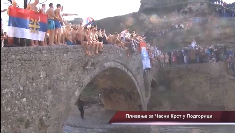 Подгорица: Пливање за Часни крст (видео) Подгорица: Пливање за Часни крст (видео)