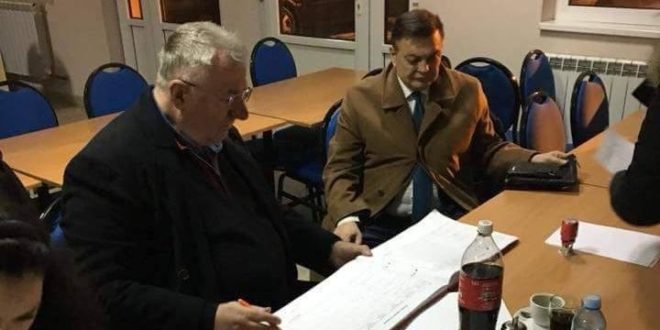 Војислав Шешељ подржао листу Војислав Шешељ Војислав Шешељ подржао листу Војислав Шешељ