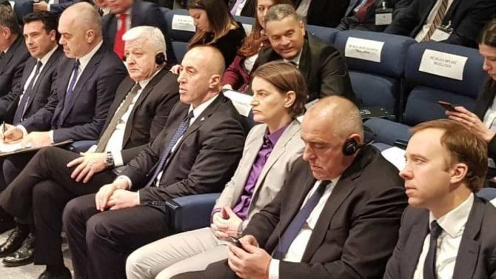 МУТАВА у Лондону безочно лаже о "економским успесима" Србије МУТАВА у Лондону безочно лаже о "економским успесима" Србије