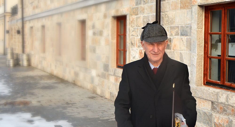 Терају нас да сами себи вежемо жуту траку и уђемо у гасну комору Терају нас да сами себи вежемо жуту траку и уђемо у гасну комору