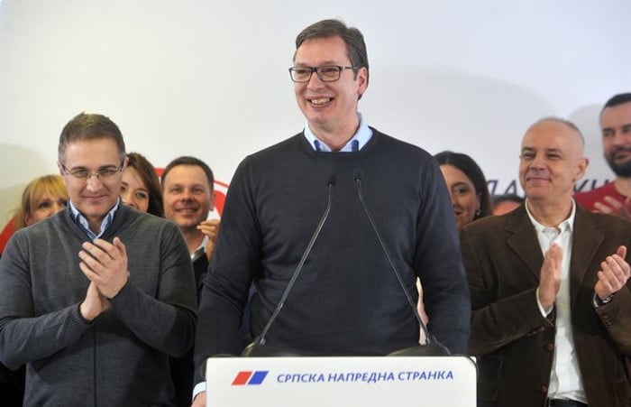 Гордана Секулић: Не очајавајте, драги моји Срби! Гордана Секулић: Не очајавајте, драги моји Срби!