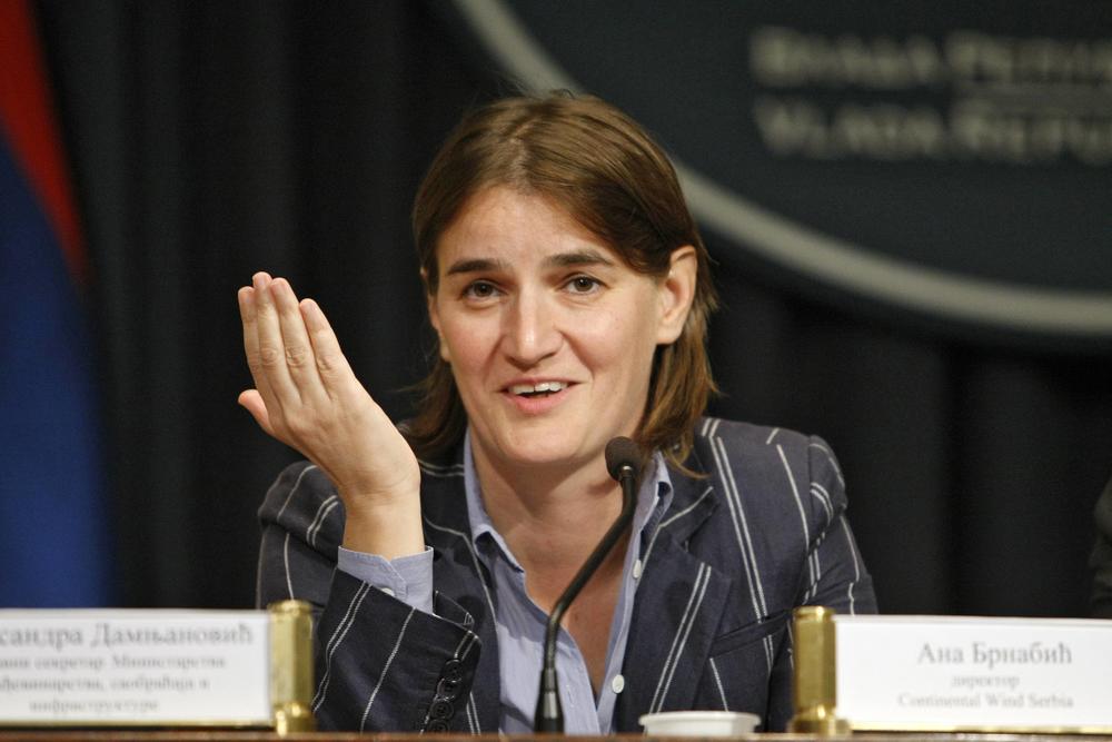 Ана Брнабић је инсталирана у врх српске власти како би омогућила пљачку српског буџета! Ана Брнабић је инсталирана у врх српске власти како би омогућила пљачку српског буџета!