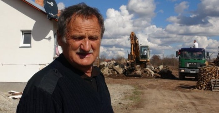 Шиптари претукли Србина код Истока кога је ''Српска листа'' злоупотребила у самопромоцији! (видео) Шиптари претукли Србина код Истока кога је ''Српска листа'' злоупотребила у самопромоцији! (видео)