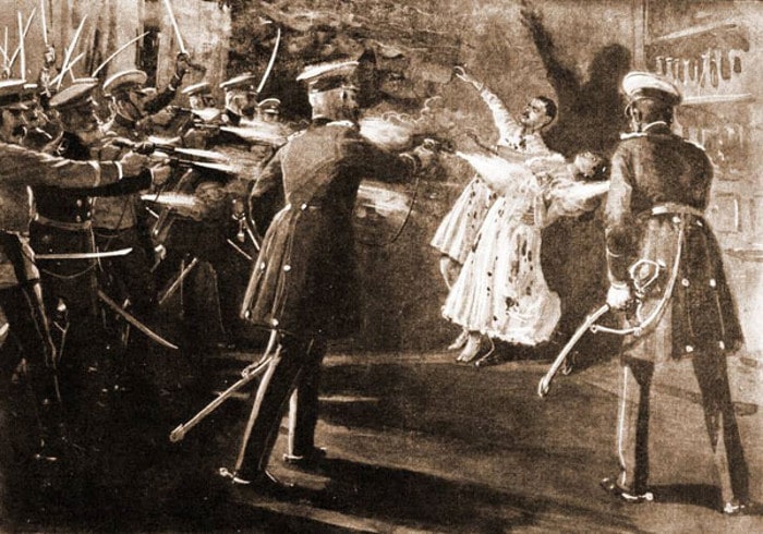 У мајском преврату 1903. убијено је још око две стотине најближих сарадника српског краља али и 123 најближа члана краљевске породице Обреновић У мајском преврату 1903. убијено је још око две стотине најближих сарадника српског краља али и 123 најближа члана краљевске породице Обреновић