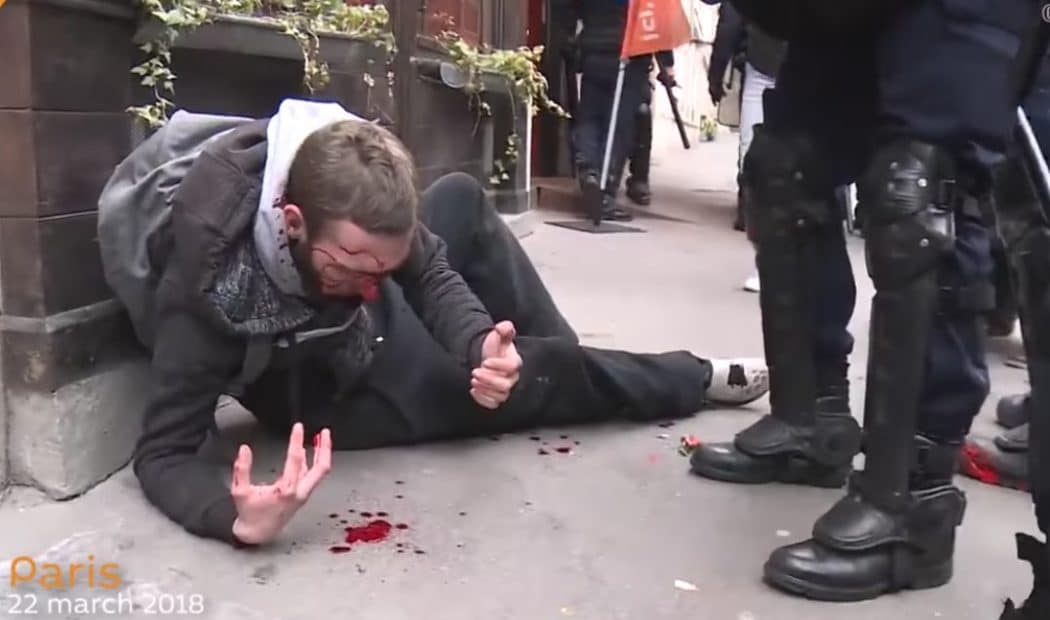 Француска: Сузавцем и пендрецима по радницима и наставницима (видео) Француска: Сузавцем и пендрецима по радницима и наставницима (видео)