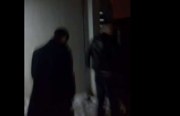 Погледајте како су напредни фашисти утеривали страх народу на бирачким местима (видео) Погледајте како су напредни фашисти утеривали страх народу на бирачким местима (видео)