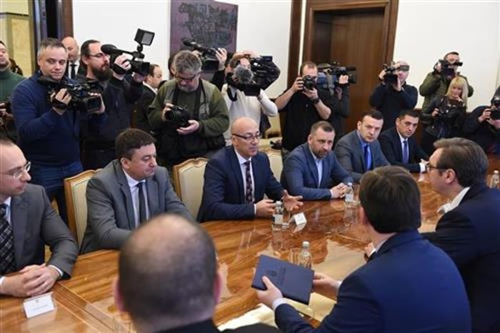 Велеиздајник Вучић уместо шиптара формира ЗСО?! Велеиздајник Вучић уместо шиптара формира ЗСО?!