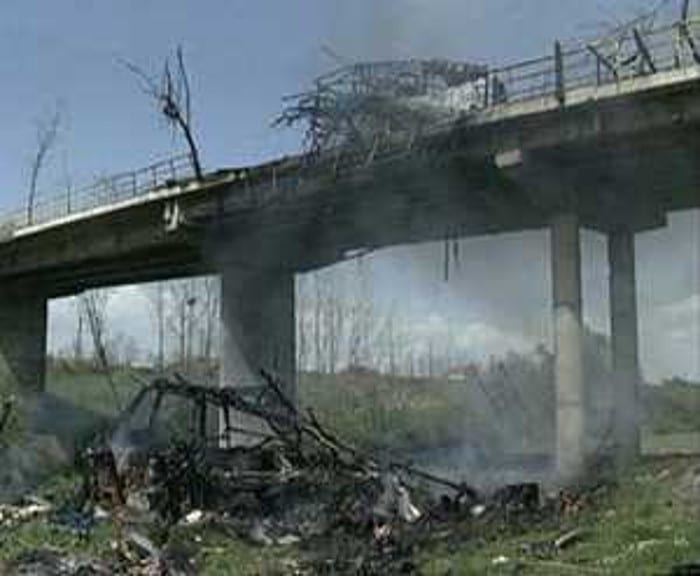 На данашњи дан 1999. НАТО убио око 70 путника, од тога 15 деце (видео)