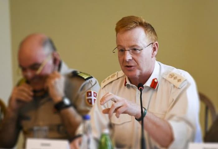 СКАНДАЛ НА ТАРИ: Британски војни аташе вређао генерала и Војску Србије! СКАНДАЛ НА ТАРИ: Британски војни аташе вређао генерала и Војску Србије!