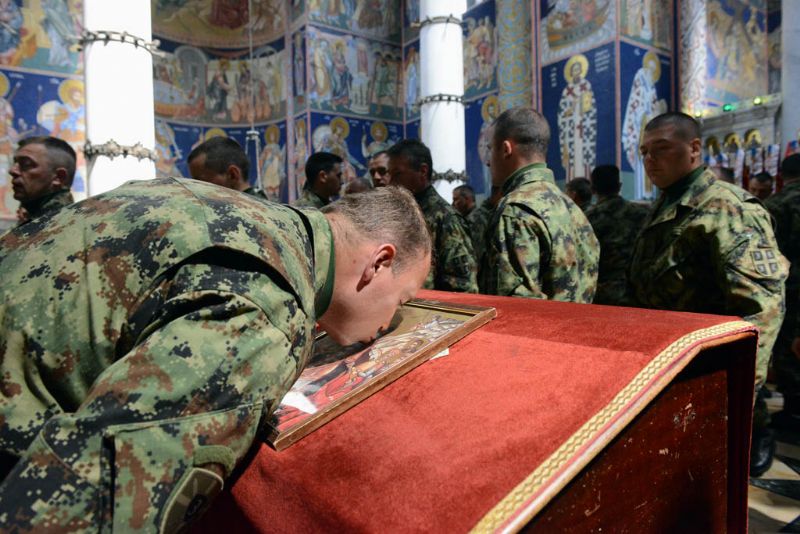 Синдикат позвао грађане да пријаве „криминалне радње” у војсци Синдикат позвао грађане да пријаве „криминалне радње” у војсци