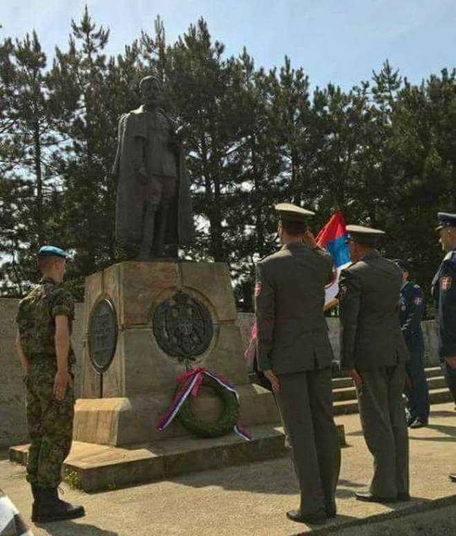 Војска на удару НАТО и Сорошевих НВО због одавања почаст Ђенералу Драгољубу Дражи Михаиловићу