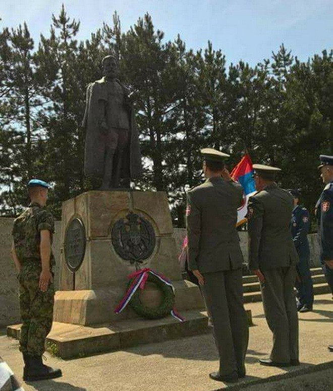 Војска на удару НАТО и Сорошевих НВО због одавања почаст Ђенералу Драгољубу Дражи Михаиловићу